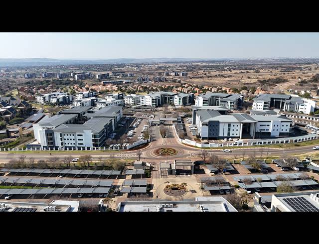 326M² OFFICE TO LET IN ECO PARK ESTATE